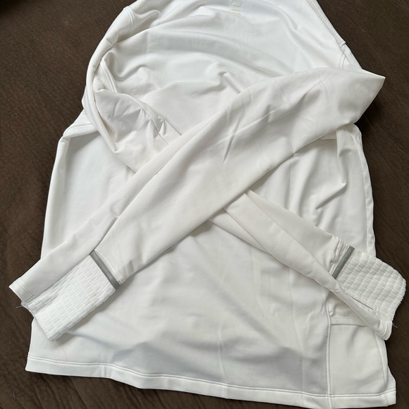 Long sleeve under Armour shirt new with tags - Picture 4 of 6